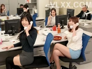 Bức ảnh tự sướng màu trắng sữa phơi sáng đầy đủ trước và sau khi xác minh