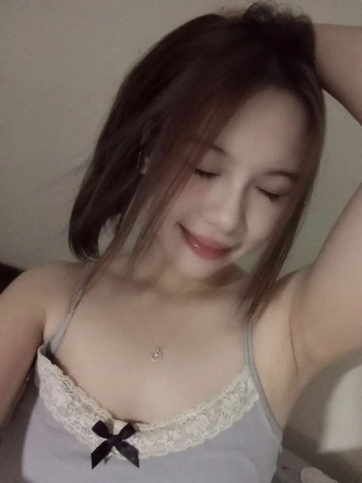 Người mẫu trẻ đẹp ngực bự nổi tiếng trên mạng 〖Yan Panpan〗 quần yếm gợi cảm quyến rũ ngực đẹp riêng tư bị rò rỉ vào tháng 3 cực kỳ quyến rũ ngực bự lộn ngược thực sự muốn quan hệ với cô ấy siêu hấp dẫn