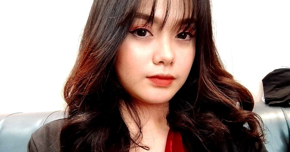 Xuất tinh lên bụng em ghệ xinh dáng nuột